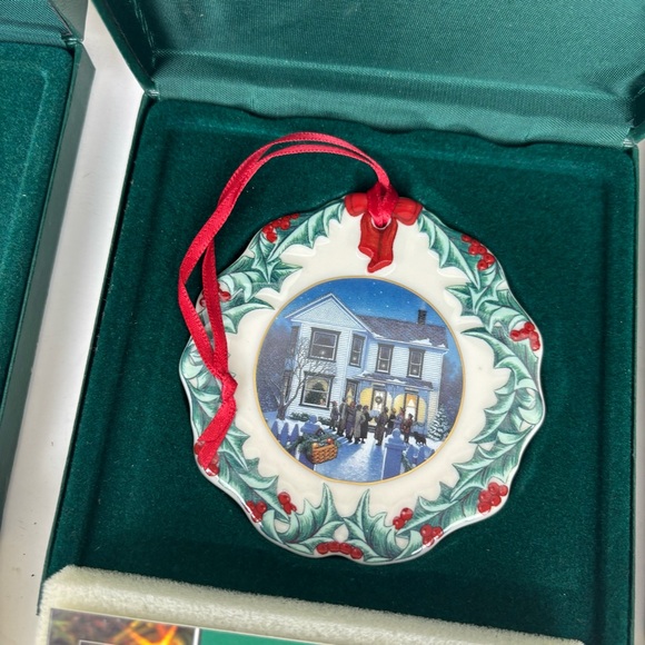 Lot (7) Longaberger Christmas ornaments/tie-on Collector’s Club/Snowfrie… - Picture 8 of 11